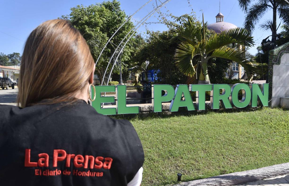 Tuneados y con su alias: Excéntricos autos de alcalde ‘El Patrón’