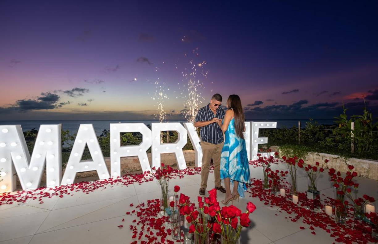 Y es que Alejandra Rubio, tras su reciente romántico compromiso el fin de semana con su prometido, Javian Thompson, ha dado declaraciones para el medio donde labora de todo lo relacionado a su compromiso.