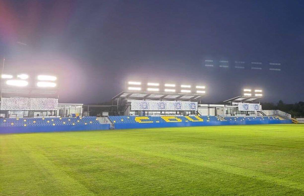 El club Universitario de Panamá tiene su propio estadio y el recinto deportivo cuenta con un aforo para 3,500 espectadores aproximadamente. Fue inaugurado en el 2021.