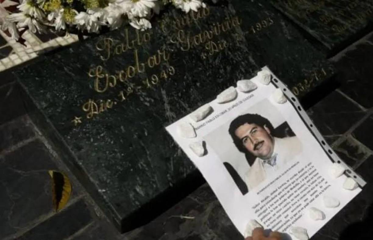 A pesar de su enorme poder, su reinado como el “rey de la cocaína” terminó de manera trágica. Su legado, sin embargo, sigue siendo una referencia tanto en el mundo del crimen organizado como en el análisis del impacto del narcotráfico en la historia moderna. 