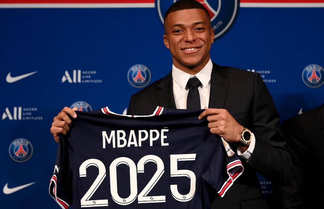 Kylian Mbappé seguirá vistiendo los colores del PSG después de firmar la renovación de su contrato hasta el 2025