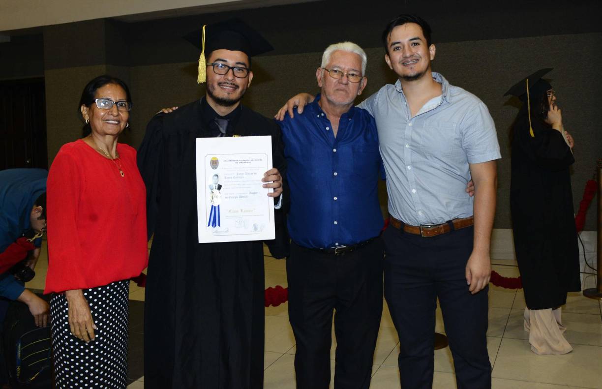 Ana Marroquí, Jorge, Valentín y Maynor Reyes