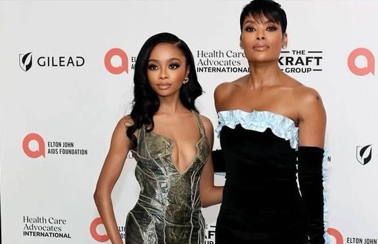 Mientras se prepara para convertirse en madre, Jackson se une más a su madre, Kiya Cole. “(Mi mamá) siempre me enseñó a defenderme, defender lo que creo y luchar por lo que es correcto”, le dijo a la revista People en febrero de 2023. “Le agradezco eso porque sin ella, probablemente no lo haría. No tendría tanta confianza en mi misma como la que tengo ahora”.