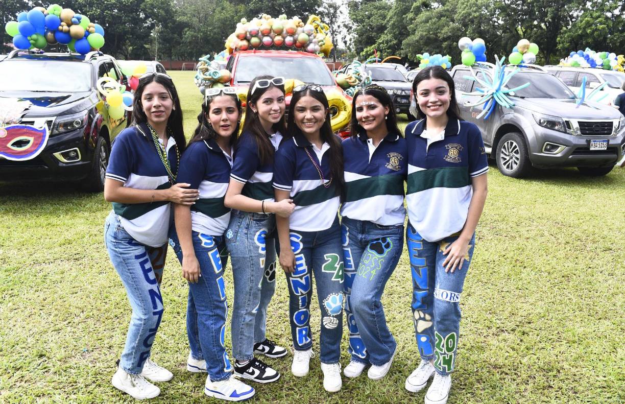 Konny Dubon, Isabella Valle, Georgette Claros, Génesis Ríos, Tiffany Solano y Adriana Martínez.