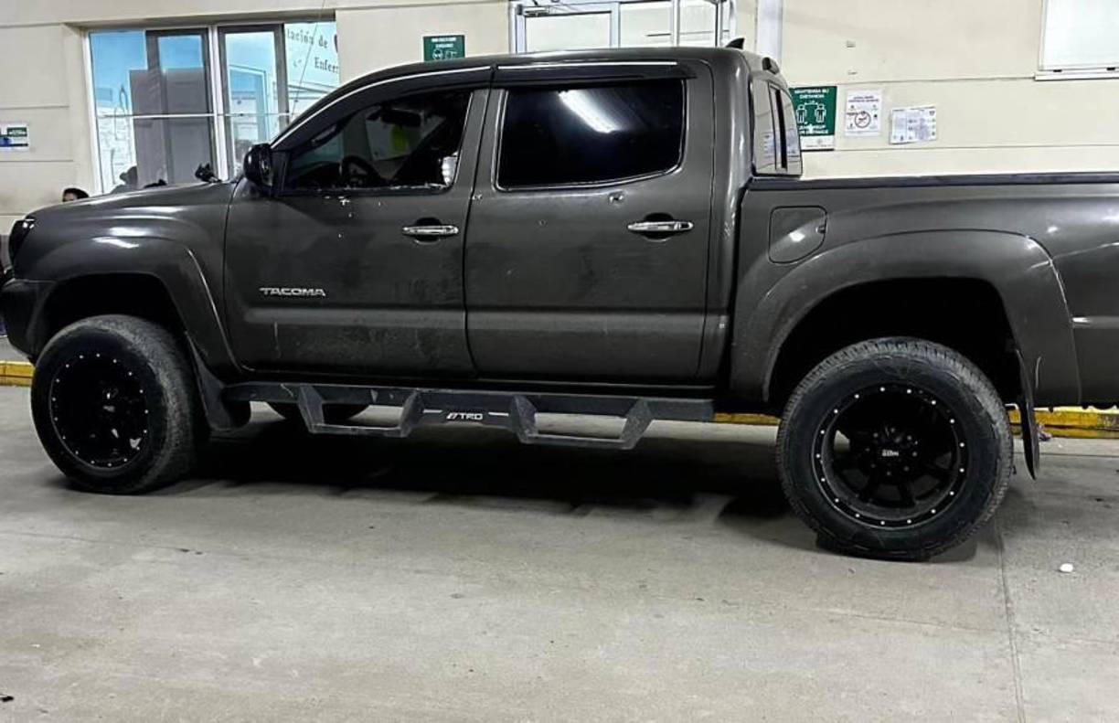 Este era la camioneta en la que se conducía: una Toyota Tacoma.
