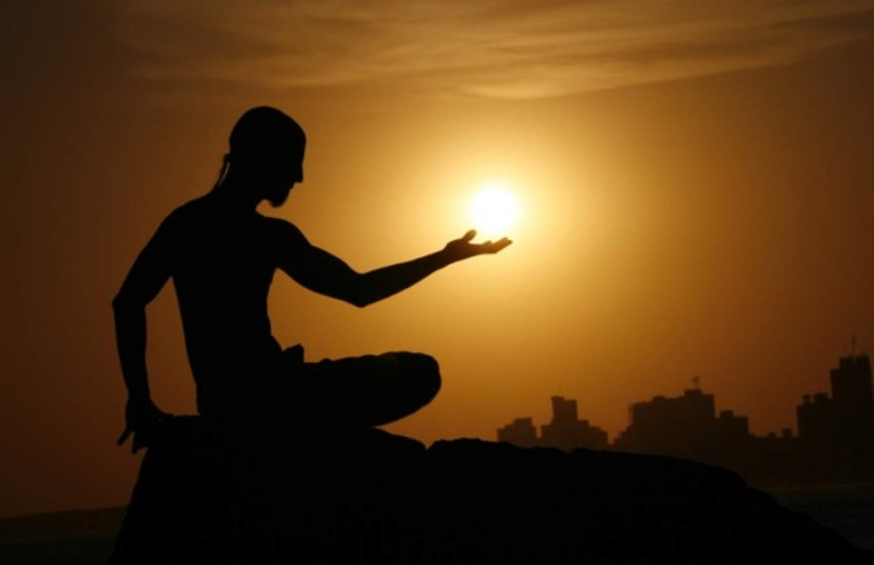 4. Solo el desarrollo de la compasión y comprensión de otros nos puede traer la tranquilidad y felicidad que todos buscamos (Dalai Lama)