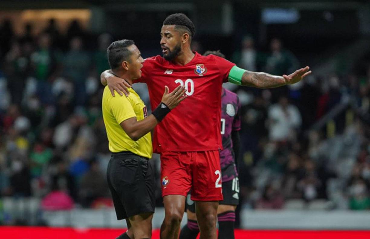 En febrero de 2022, Iván Bartón estuvo en el ojo del huracán mediático ya que marcó un penal que le dio el triunfo al equipo azteca sobre Panamá (1-0) por la eliminatoria Mundialista rumbo al Mundial de Qatar 2022.