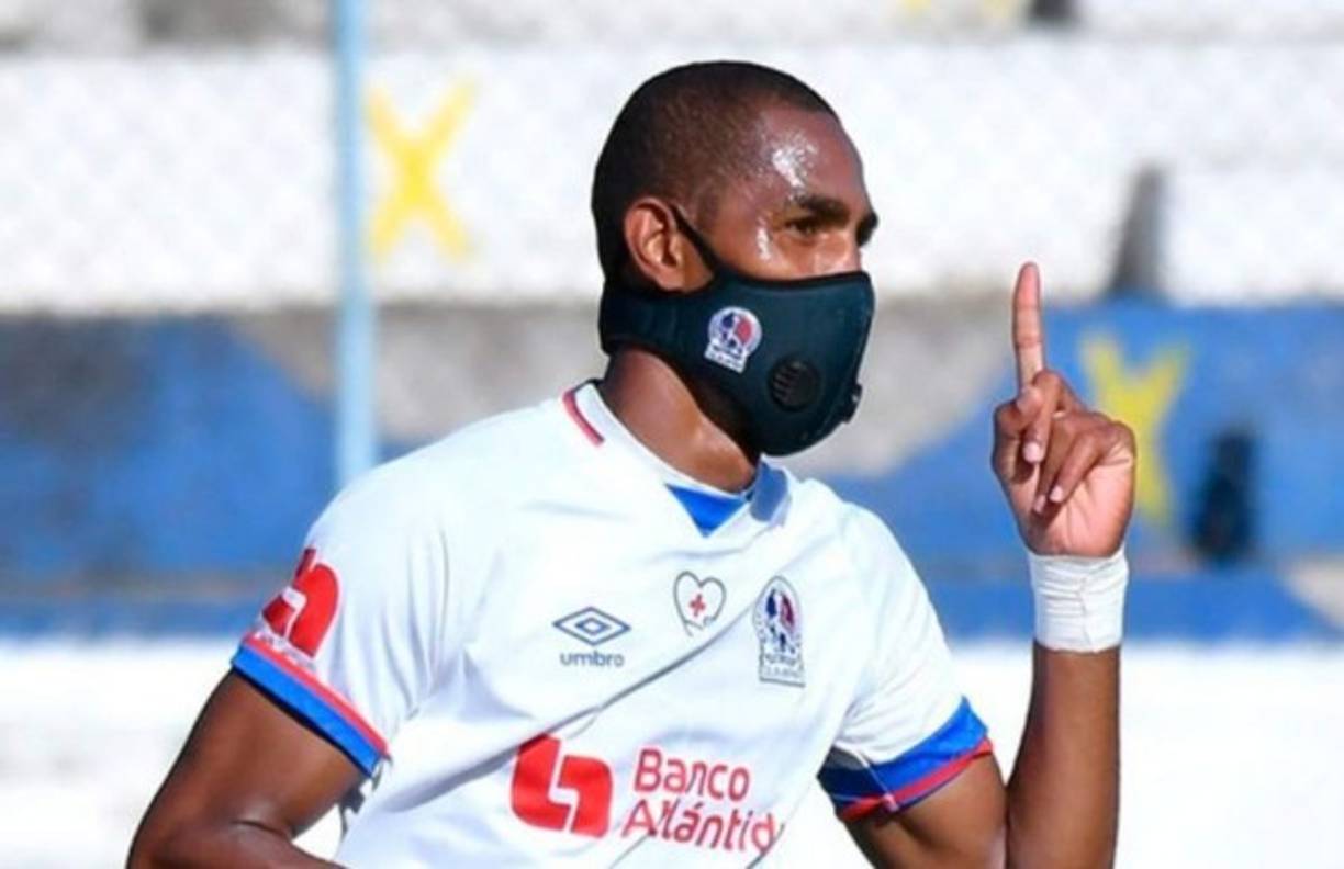 Jerry Bengtson: El delantero hondureño estaría renovando por un año más con el tricampeón Olimpia.