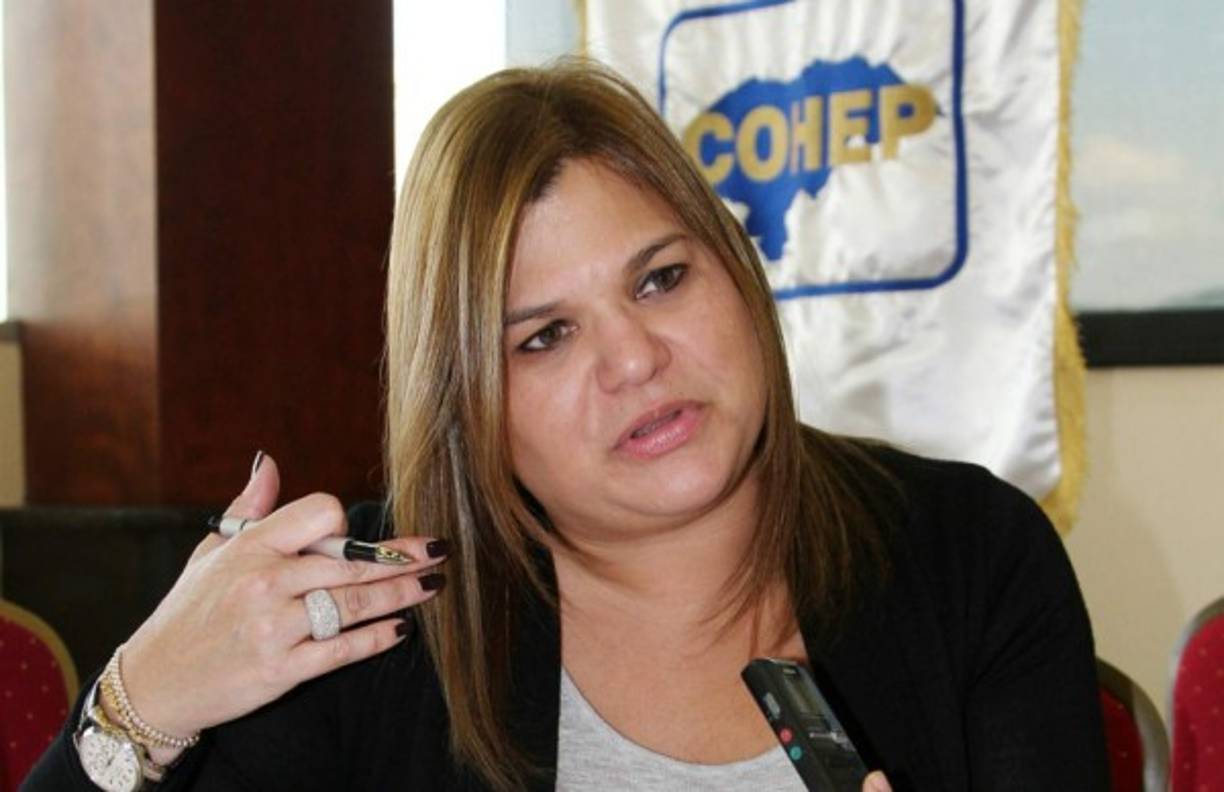 Aline Flores es la presidenta ejecutiva de la empresa Corporación Flores y presidenta del Consejo Hondureño de la Empresa Privada (Cohep). Es la primera hondureña en el ranking en la décima posición. <br/>