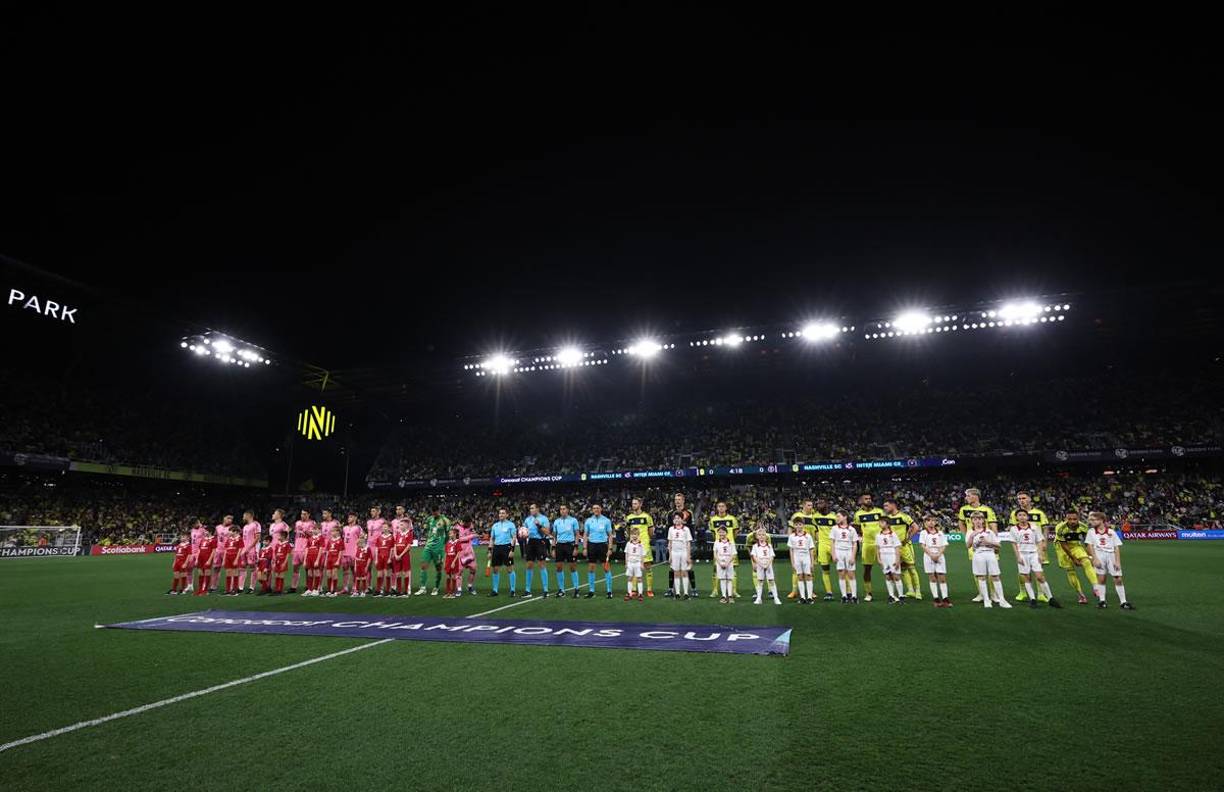 Un espectacular ambiente se vivió en el estadio GEODIS Park de Nashville ante cerca de 30.000 espectadores.