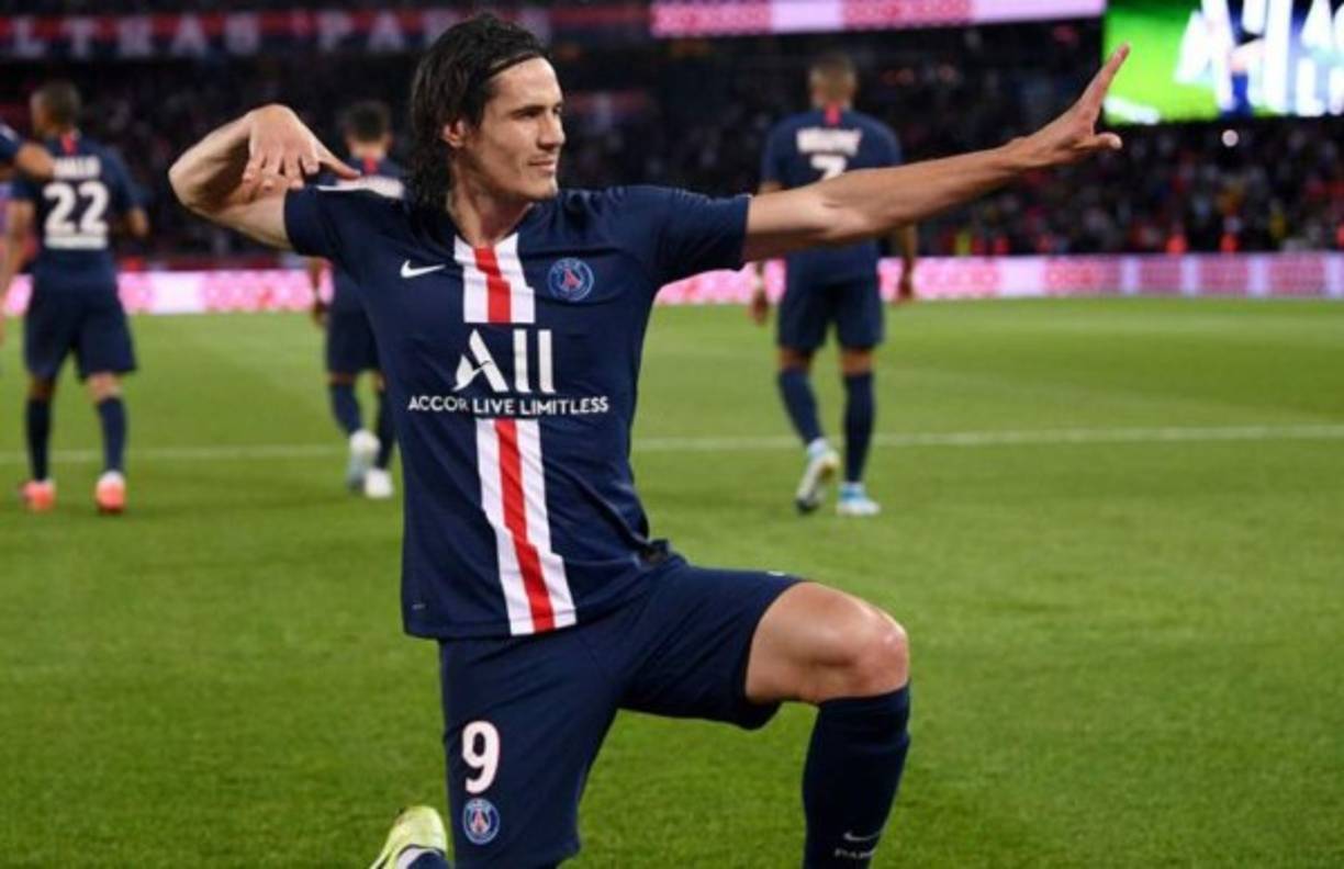 Edinson Cavani: Según informa Mirror de Inglaterra, el Manchester United y Arsenal están interesados en fichar a Cavani, atacante uruguayo del PSG. Al ariete charrúa también lo sigue el Atlético de Madrid.