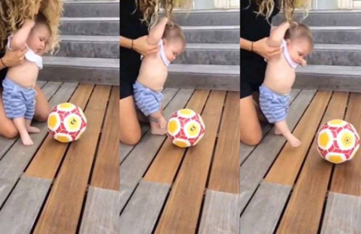 Sasha con Shakira jugando fútbol.