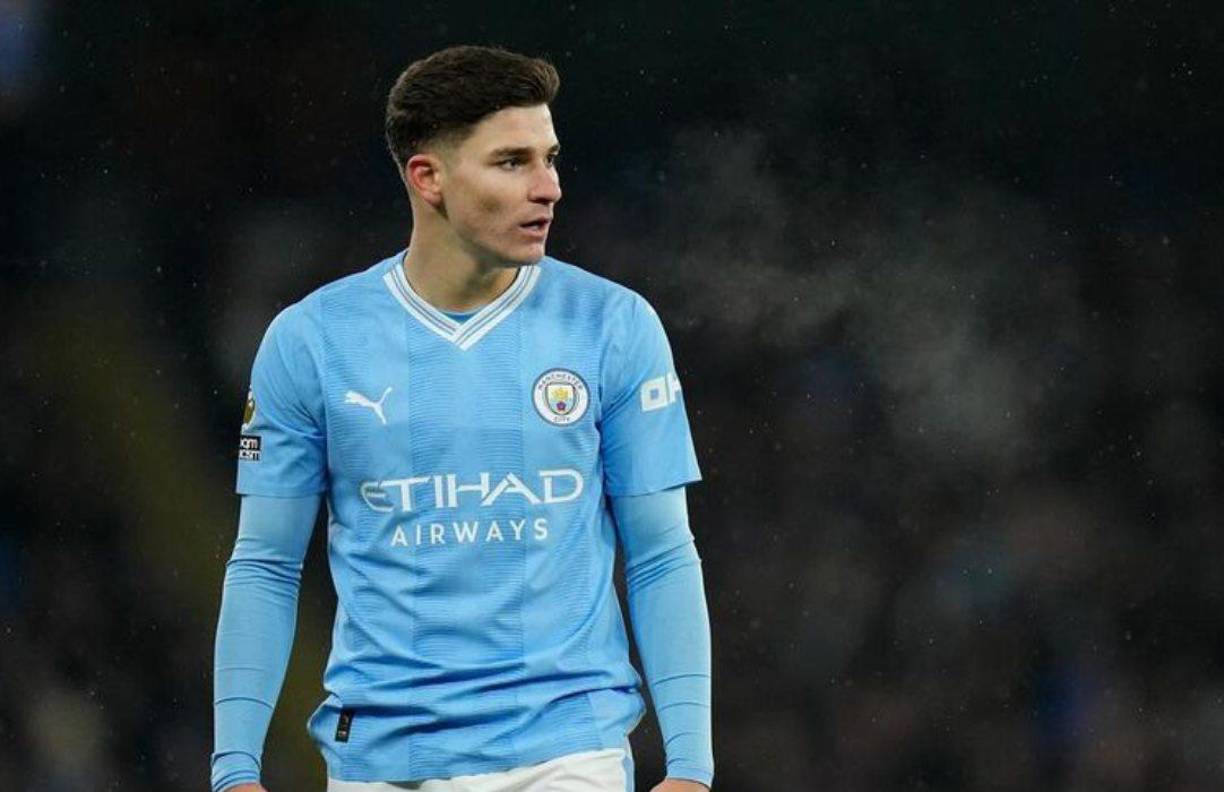 El goleador argentino Julián Álvarez no seguirá en las filas del Manchester City y jugará en el fútbol de España en la próxima temporada. Según informa el Diario Olé de Argentina, Julián será en nuevo jugador de nada más y nada menos que el Atlético de Madrid del balompié español.