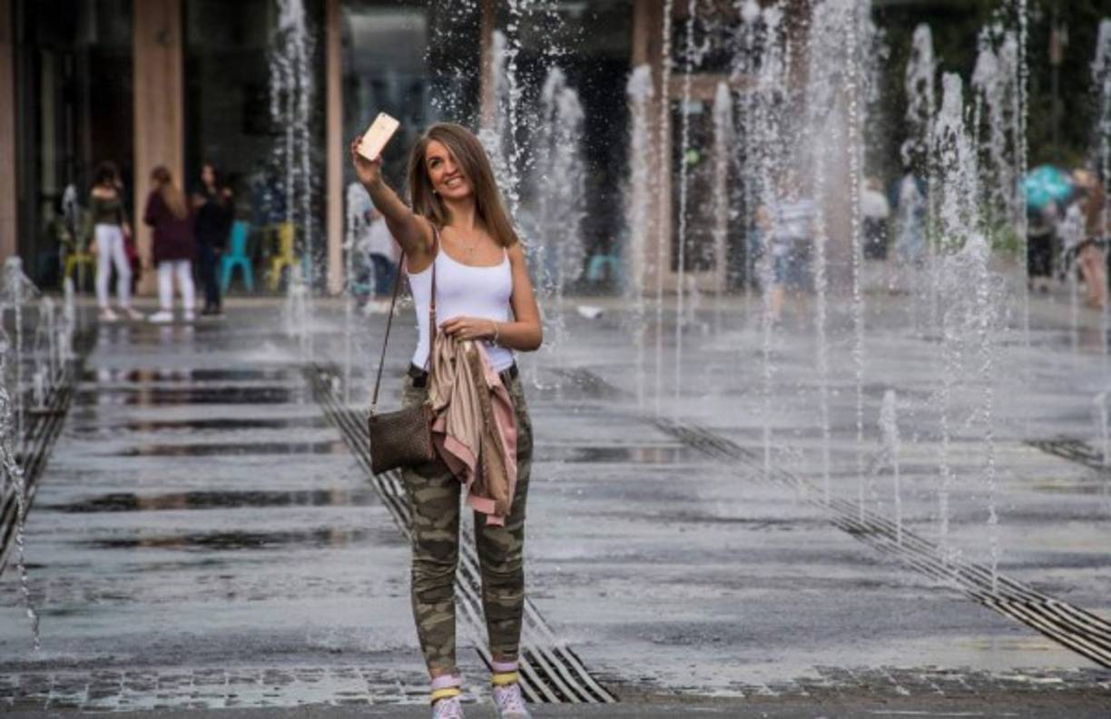 8. Moscú: Actualmente el gobierno de Rusia elabora una estrategia del agua que garantice a los ciudadanos agua potable de calidad a precio asequible, indicó el director general del Mosvodocanal Stanislav Jramenkov.<br/><br/>La capital rusa dependen en un 70% del agua reciclada, pese a que Rusia conserva una cuarta parte de las reservas de agua dulce en todo el mundo.