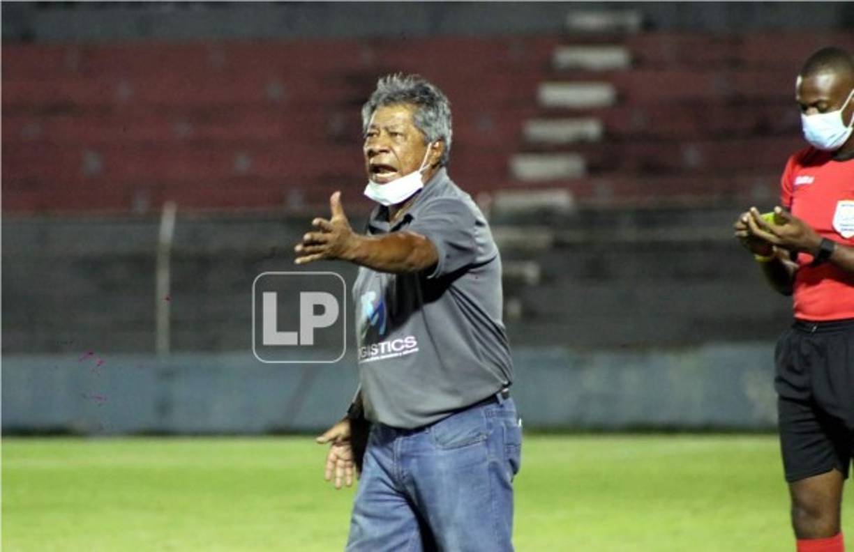 Ramón 'Primitivo' Maradiaga no estaba nada contento con su equipo. El Platense perdió ante el Victoria y quedó último en la tabla de posiciones.