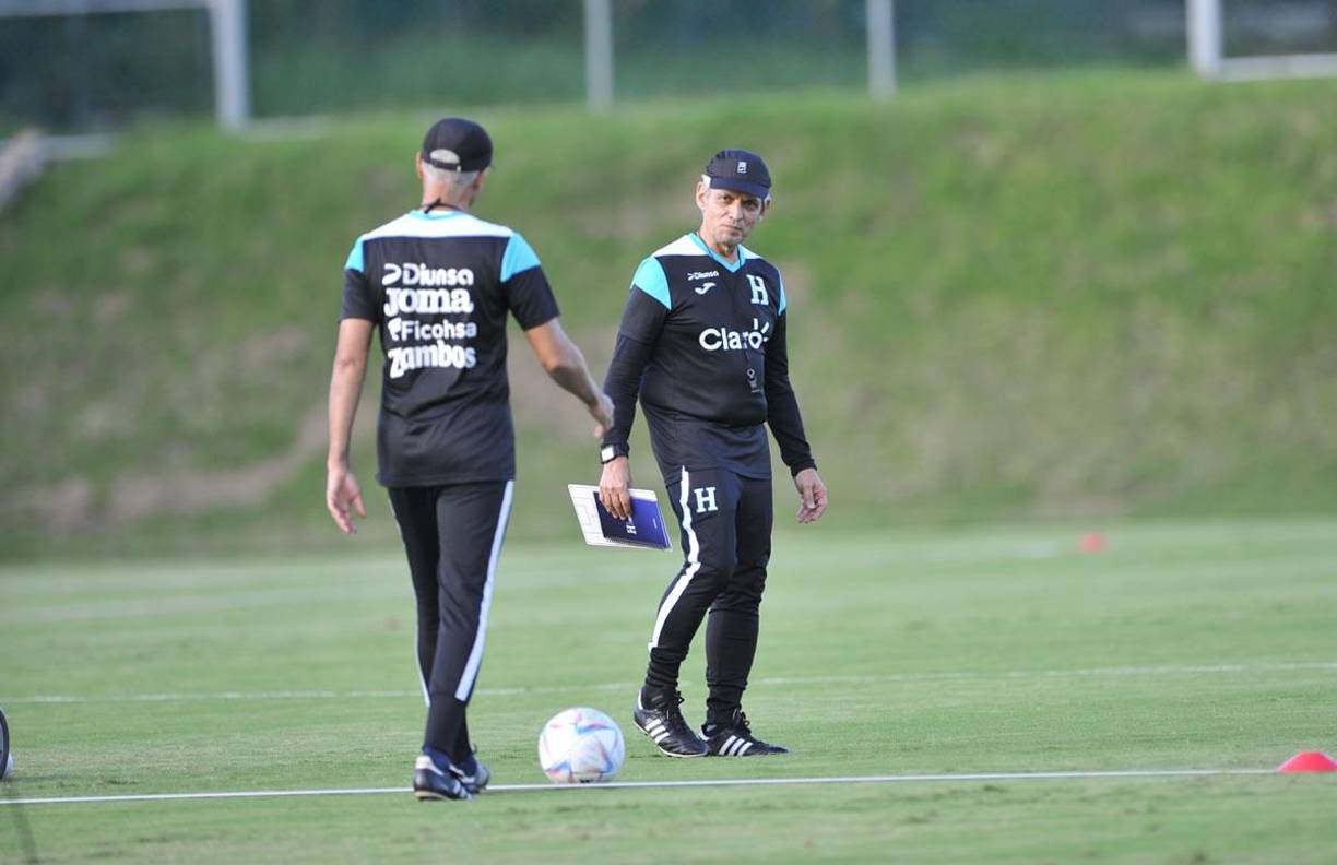 Sin ‘El Romántico’, el técnico de la Bicolor arrancó los entrenamientos junto al resto de los legionarios pertenecientes a la MLS.