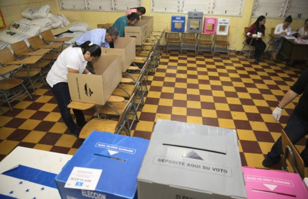 Los ciudadanos votaron ordenadamente.