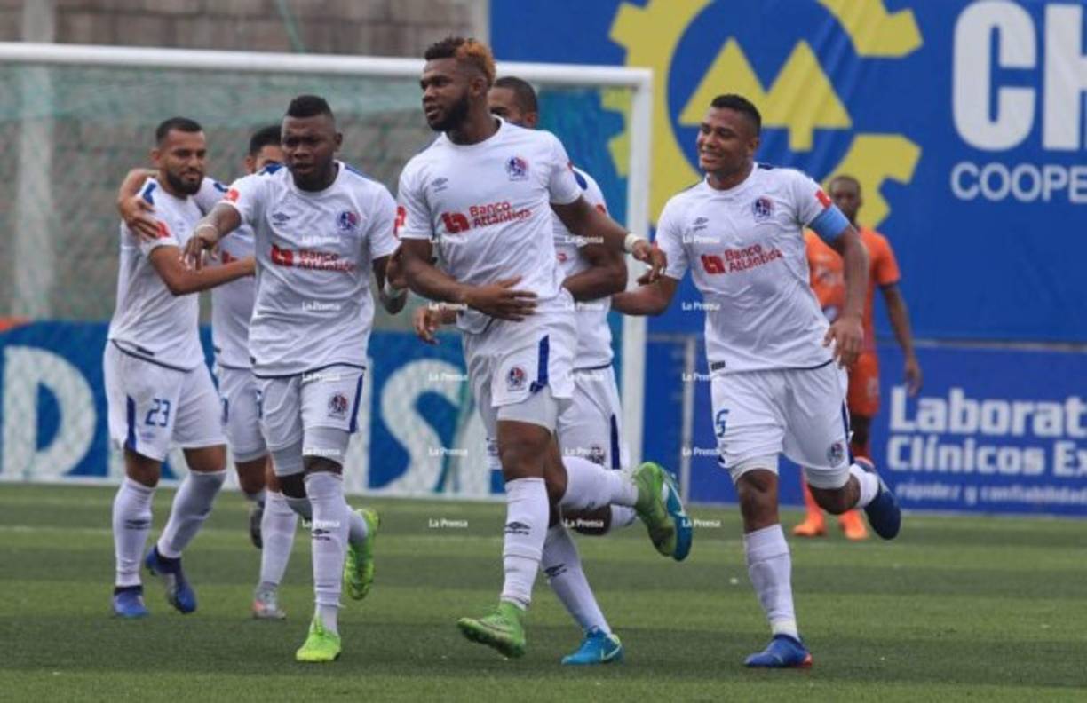 Jorge Benguché fue la figura del partido al marcar un hat-trick en Choluteca. Su primer gol llegó al minuto 11 del primer tiempo.