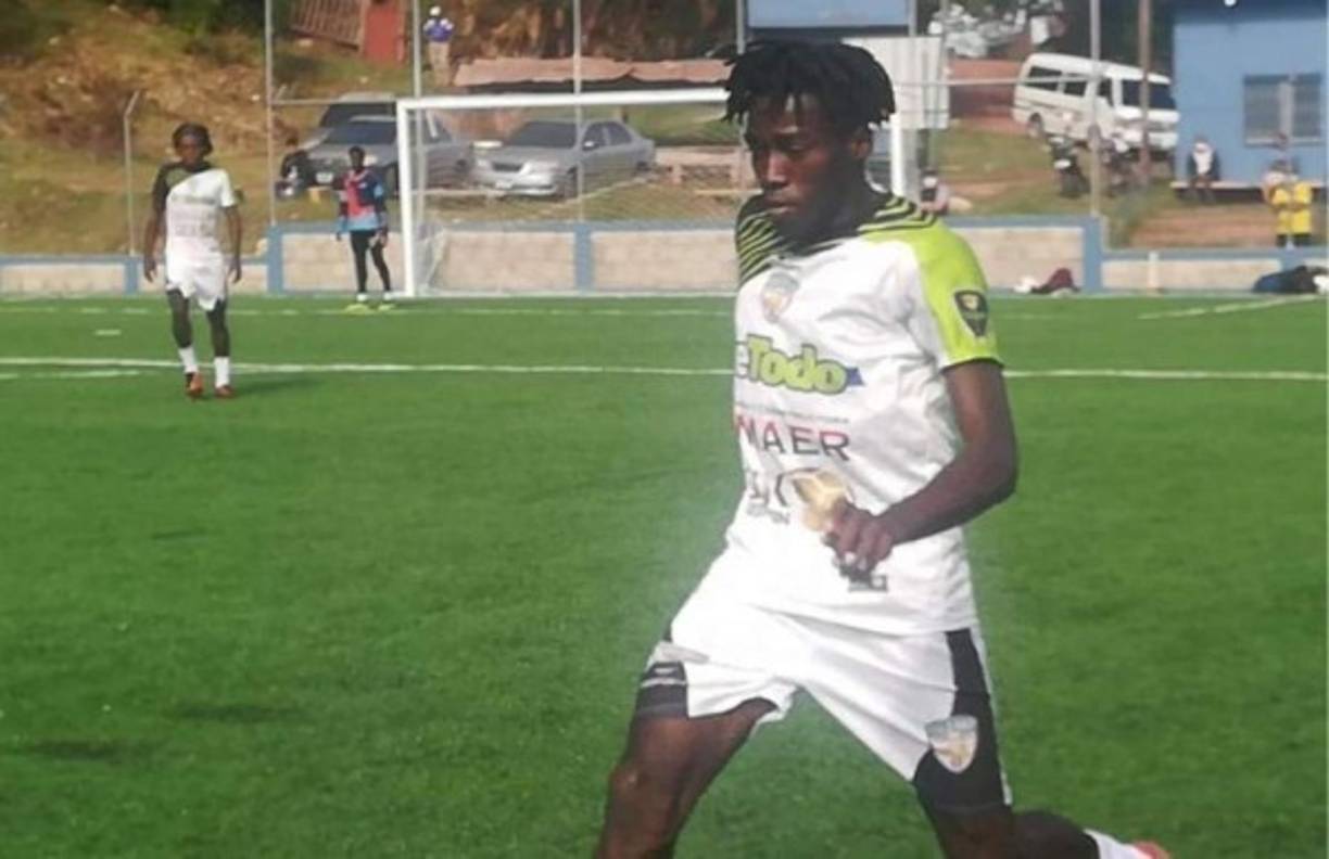 En información que brinda el periodista Manfredo Reyes, señala que el lateral hondureño Klifox Bernárdez estaría llegando al Vida de cara a la próxima campaña. En la temporada pasada fue parte del Real de Minas.