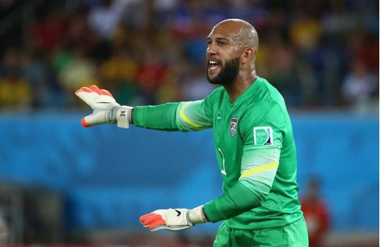 Tim Howard ha sido uno de los mejores porteros que ha llegado a Inglaterra. Jugó en el Manchester del 2003 al 2006 y luego saltó al Everton en donde estuvo hasta el 2014. “Algún día me gustaría jugar en la portería y ponerme los guantes como Tim Howard”, dijo Rashford.