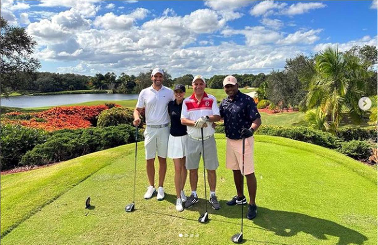 “Un Domingo espectacular en Trump International Golf Club West Palm Beach”, escribió Pavón en su cuenta de Instagram.