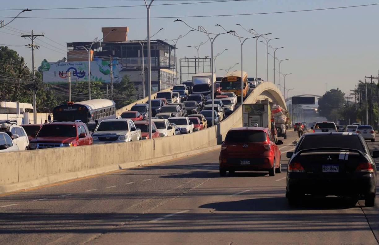 Los hondureños que incumplan con el pago serán multados con 500 lempiras el primer mes de atraso y L. 250 en los siguientes meses. 