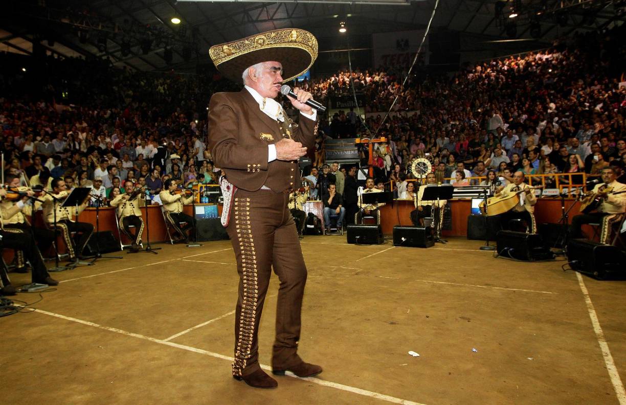 Fernández falleció en una fecha emblemática para los mexicanos: la celebración de la Virgen de Guadalupe, a la que declaró su devoción, tras un grave deterioro de su salud desde hace dos semanas.