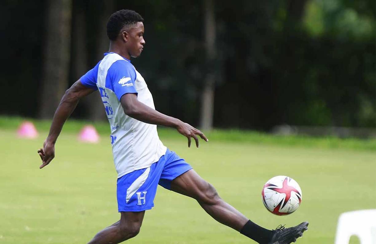 Franklin Flores: El lateral izquierdo del Real España en esta ocasión no fue convocado. 