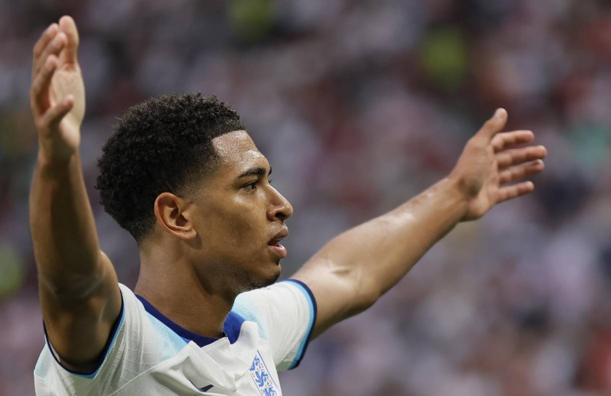 Los goles ingleses los anotaron Bellingham (35), Saka (43 y 62), Raheem Sterling (45+1), Marcus Rashford (71) y Jack Grealish (90), mientras que el delantero del Oporto Mehdi Taremi logró salvar el honor para <b>Irán</b> con un doblete (65 y 90+13, de penal).