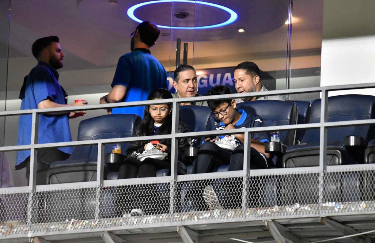 Pedro Atala, presidente del Motagua, estuvo presente en la localidad de palco del Estadio Nacional Chelato Uclés.