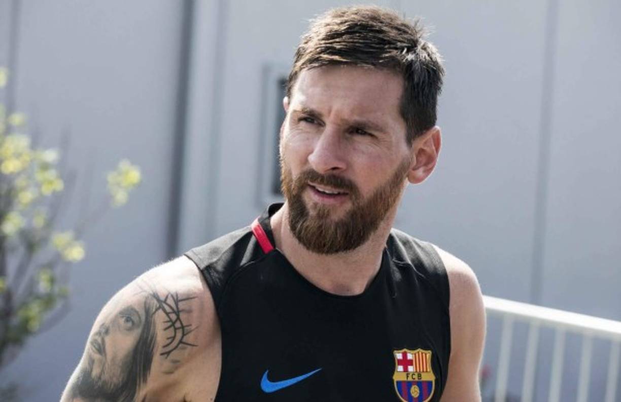 El Manchester City estaría dispuesto a pagar los 300 millones de euros de la cláusula de Leo Messi y amenaza con sacarlo del Barcelona. Además el argentino ya sigue al club en su red social de Instagram.