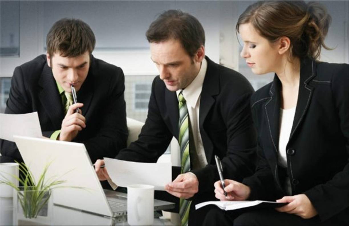 Son tan trabajadores que llegan al punto de parecer obsesivos y controladores, por lo menos en cuanto al trabajo se refiere. Dedican gran parte de su tiempo a su oficio sin pensar en otra cosa.<br/><br/>