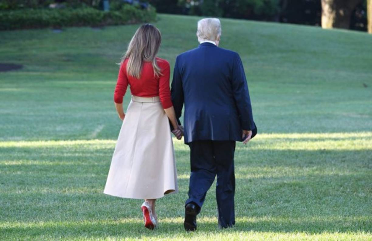 Se trata de un diseño de Christian Loboutin de PVC rellenos de papel kraft.