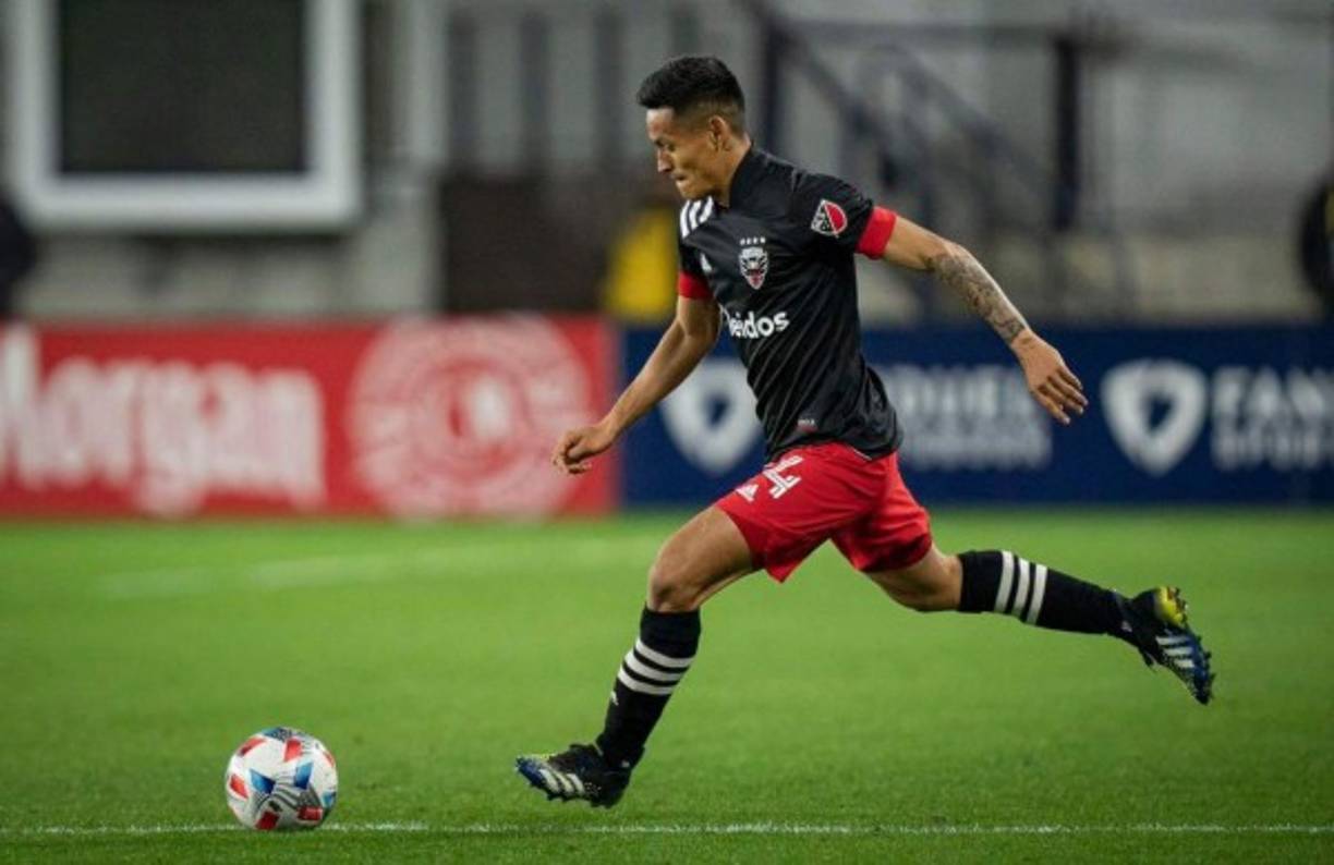 Nájar se robó los aplausos al lucirse con una impresionante acción en la que se llevó de encuentro a nada más y nada menos que el volante Blaise Matuidi, campeón del mundo con Francia en Rusia 2018. Foto DC United.