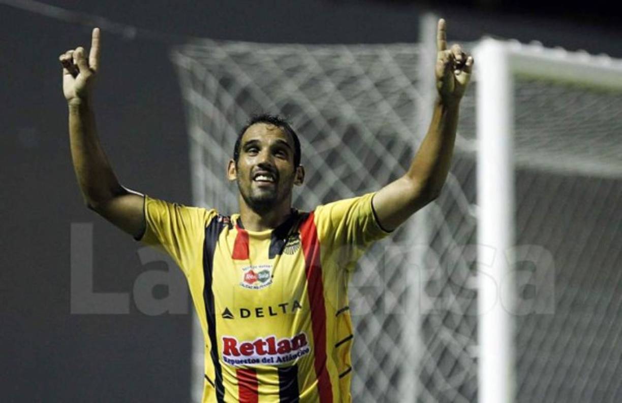 El delantero uruguayo Claudio Nicolás Cardozo está cerca de ser fichado por el Platense, tras terminar su contrato con el Real España.