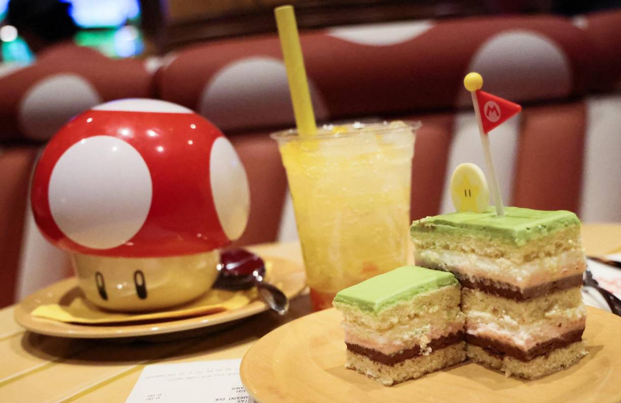 El lugar también cuenta con un restaurante de comida temática y antes de la apertura al público general “Super Nintendo World” recibió en un evento especial a artistas como Chris Pratt, Brie Larson, Jaime Camil, Angélica Vale, entre otras celebridades.