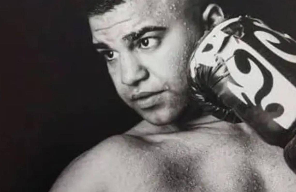 ‘Iranwire.com’ informa que Babak Paknia, abogado del boxeador que está recluido en la prisión de Vakilabad en Mashha, informó que Mohammad Javad Vafaei-Sani ha sido condenado a muerte por tercera vez.