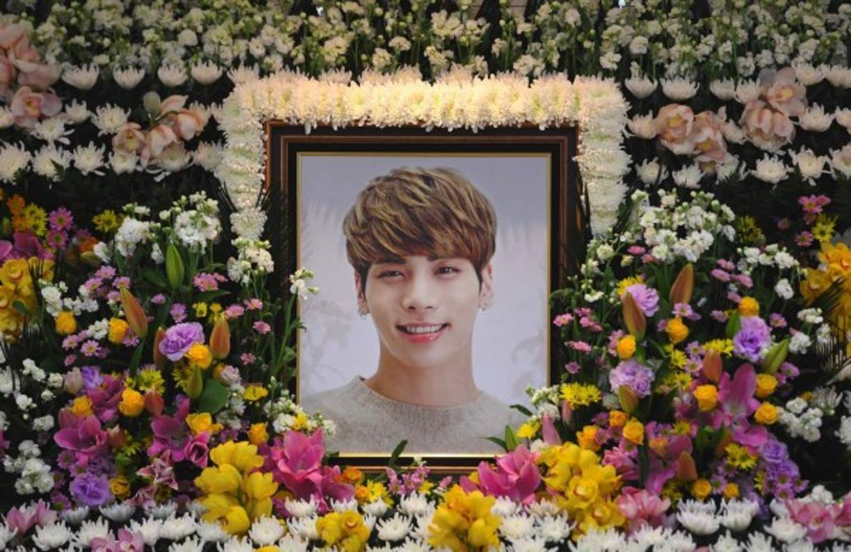 KIM JONG-HYUN, 27 años, estrella del pop surcoreano integrante de la banda SHINee, de las más concidas del K-pop. Se suicidó en una habitación de un hotel de Seúl el pasado 18 de diciembre.