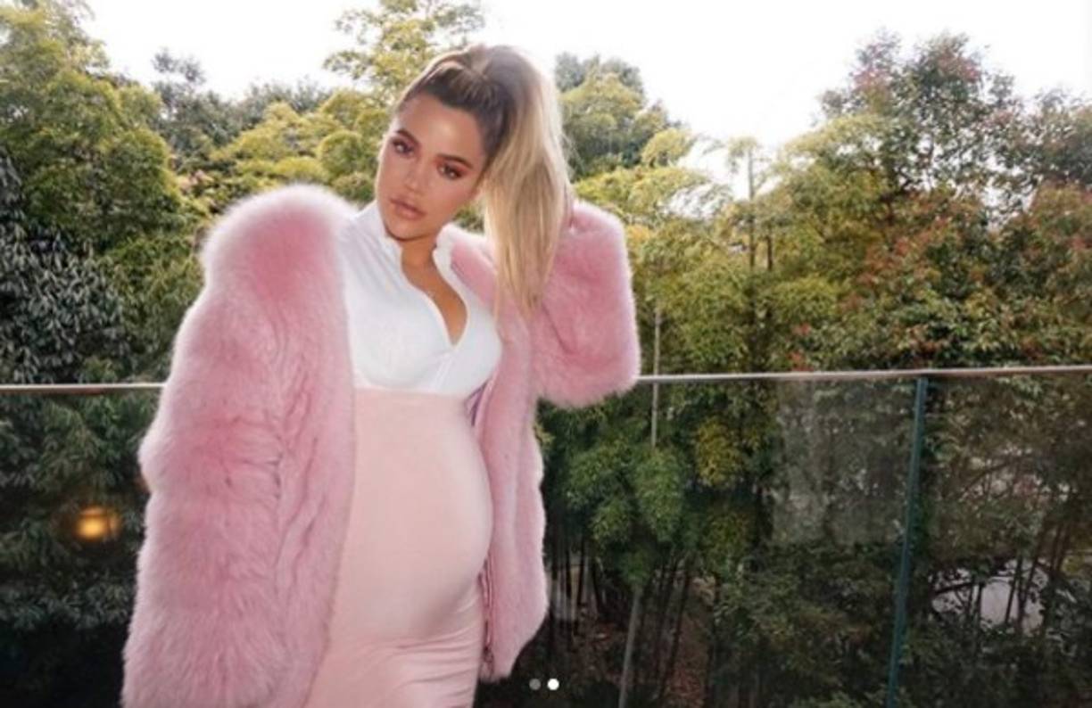 El Grand Ballroom del Hotel Bel Air de Los Ángeles se pintó de color rosa en honor al baby shower de la tercera hija de Kris Jenner.