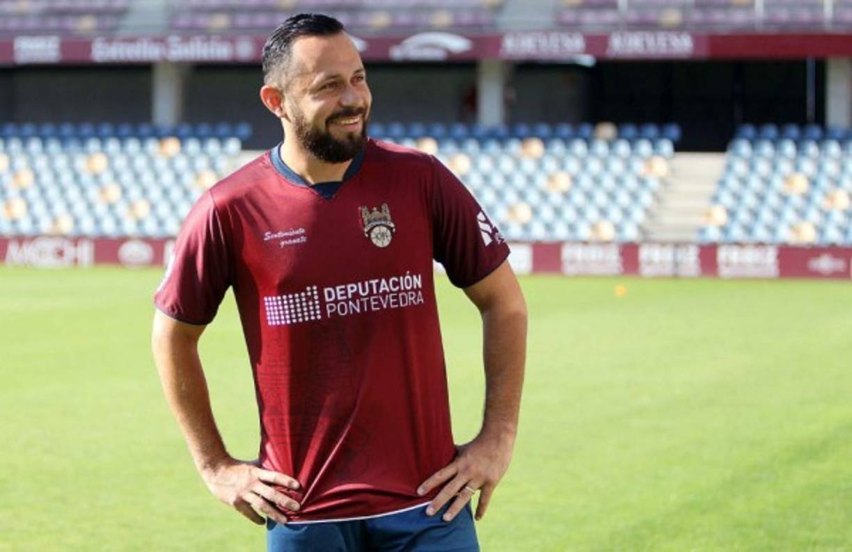 Alfredo Mejía: Mediocampista de contención. Recientemente fue fichado por el club Pontevedra CF de la Segunda División B de España.