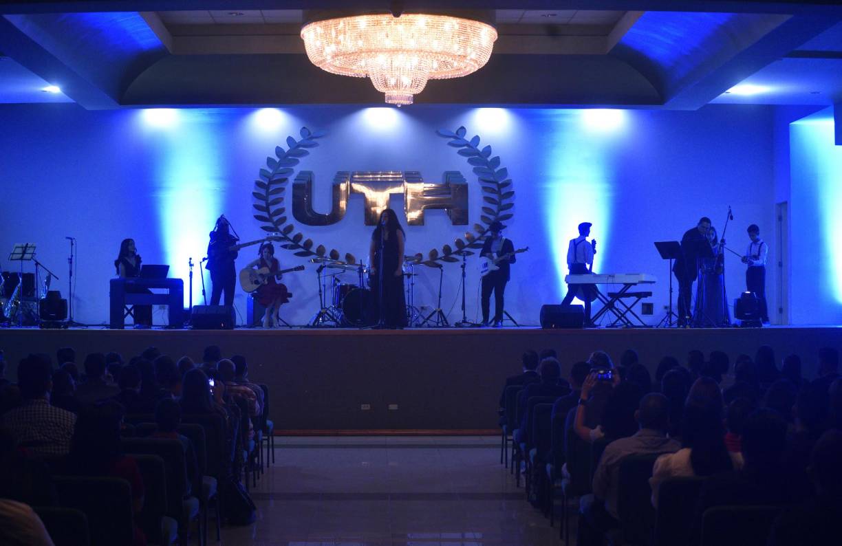 Los jóvenes ofrecieron un verdadero espectáculo musical y arrancaron los aplausos del público.