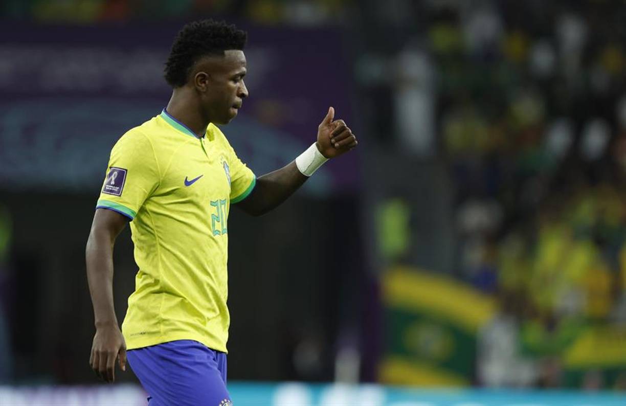 Vinicius Jr (Brasil): “Rey, majestad, ejemplo. Pelé es amor, generosidad. El jugador que cambió el fútbol, el mayor de todos, nos dejó”.