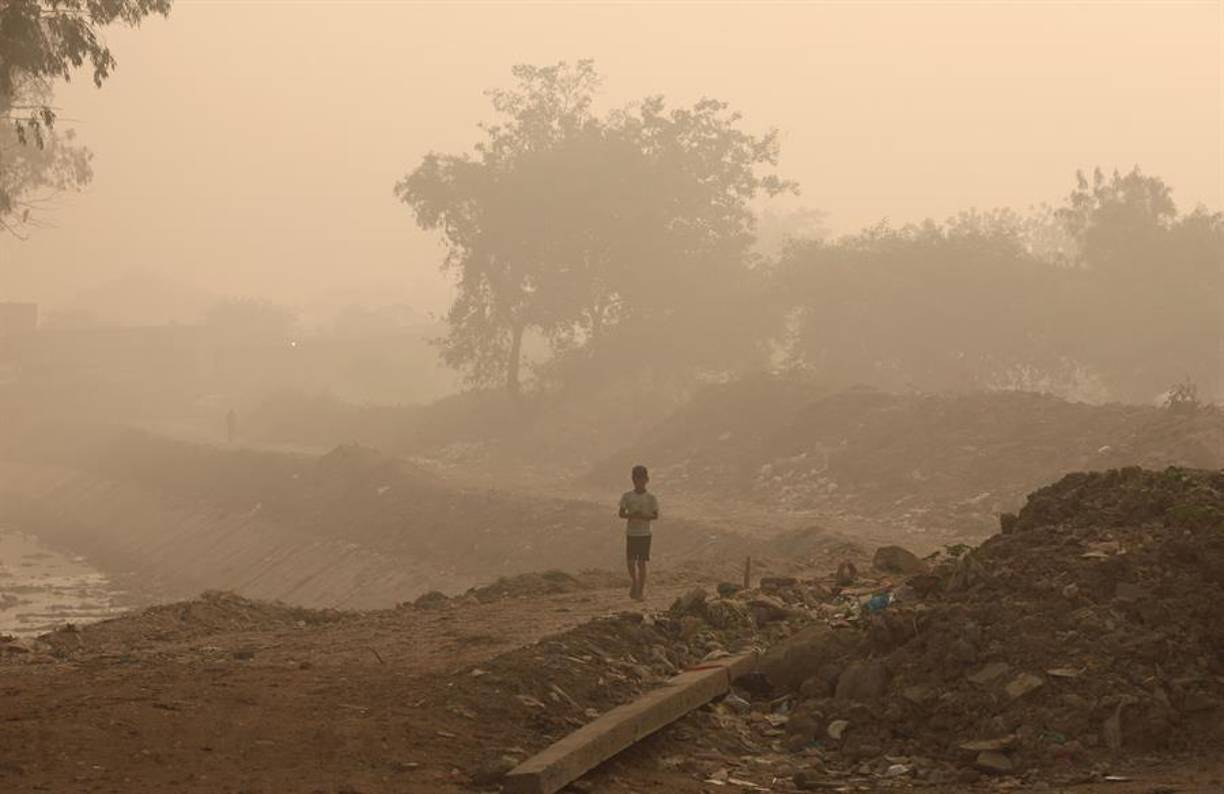 La capital sigue situándose en el segmento de “muy mala” calidad del aire.
