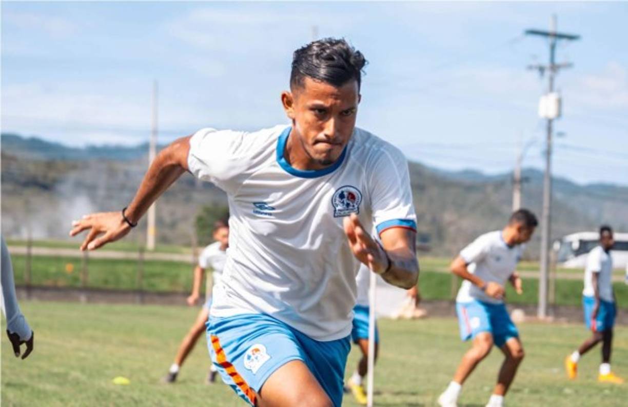 Edwin Rodríguez es el otro mediocampista que mandará Pedro Troglio ante Saprissa.