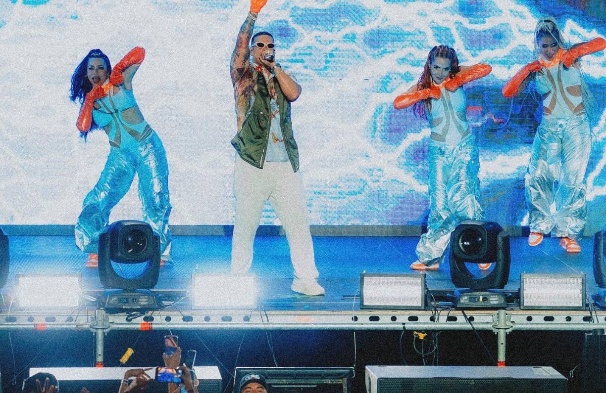 Continuó: “Cuando me llega la noticia , yo dije ‘papi, esto es bien irracional’. Yo ni le presté atención, porque yo dije ‘papi, la gente está clara que a mí no me hace falta esto’. La gente sabe que yo trabajé fuerte en el mundo, tuve éxito en el mundo, económicamente estoy bien. Yo decía todo esto, esto es un chisme de pasillo, esto no va crecer... Y cuando veo que le dan la importancia, dije ‘de verdad que gente... hay gente necia en el mundo, necia... wow de verdad creyeron esto’”, expresó con profunda decepción. 