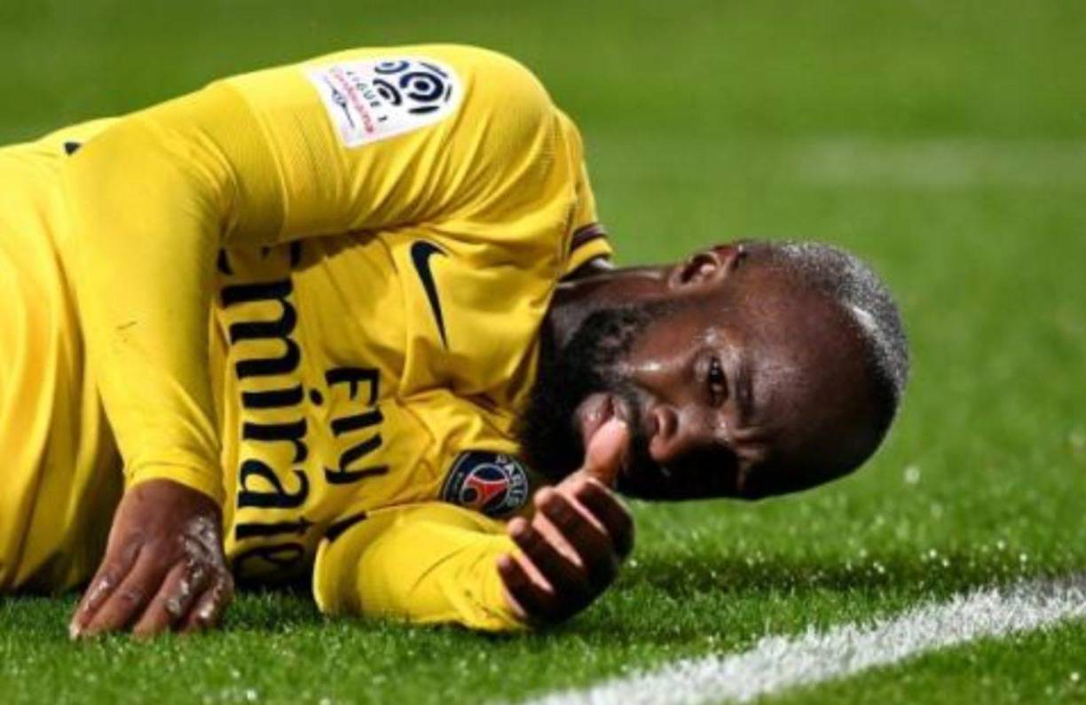 El organismo no le firmó el Certificado de Transferencia Internacional (ITC) y tampoco lo dejó registrarse en la Federación belga. Por lo tanto, no pudo completar la transferencia y quedó libre. Además, recibió una multa de 10 millones de euros.