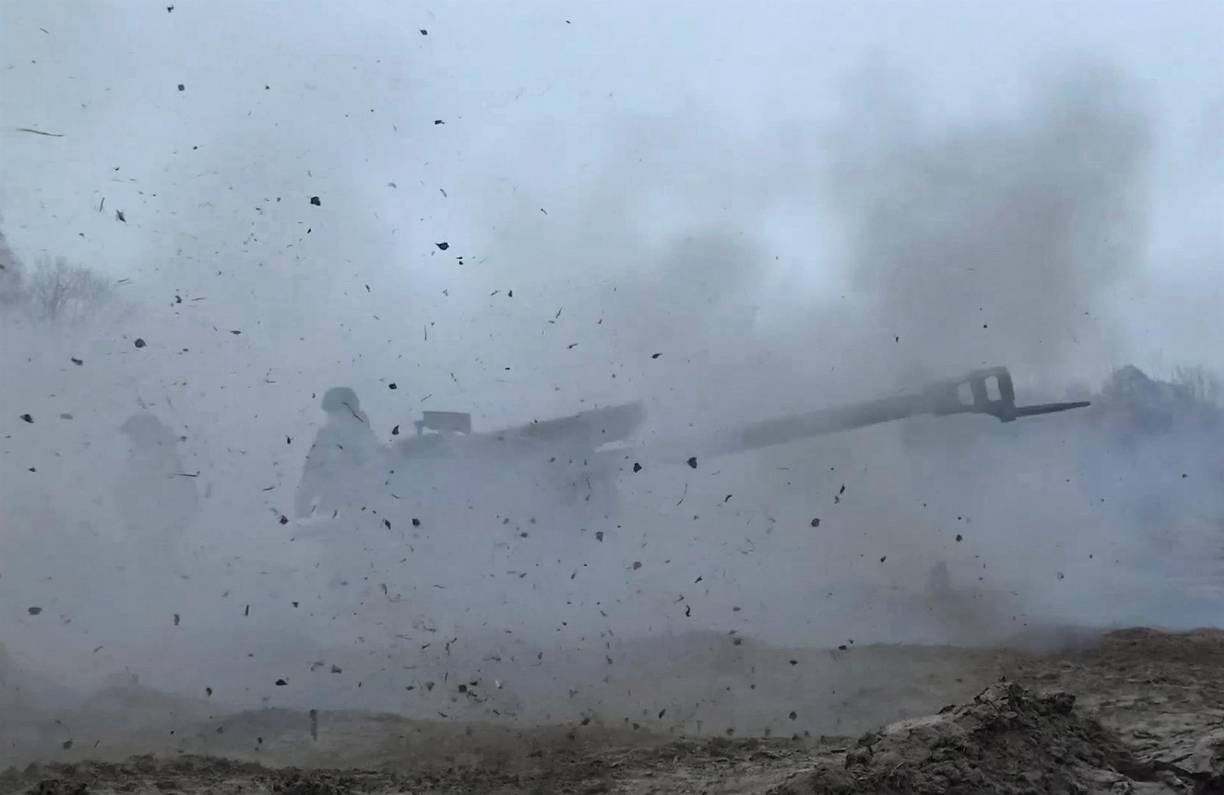 Rusia exhibe su músculo militar con sendas maniobras a las puertas de Ucrania