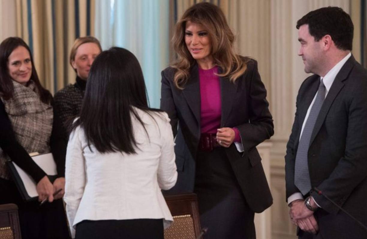 En los últimos meses, Melania se ha involucrado más en las políticas de su esposo y ha desarrollado un interés especial por la crisis de adicción a opiáceos que mata cada día a 175 estadounidenses, y en particular por su impacto en los niños y los bebés de madres adictas.