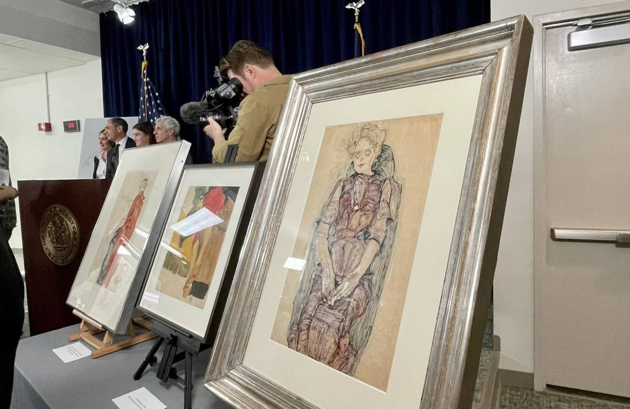 Los siete dibujos fueron confiscados por la Unidad de Tráfico de Antigüedades de la fiscalía de distrito a principios de este año, procedentes del MoMA, la Colección Ronald Lauder, la Biblioteca Morgan y el fideicomiso Vally Sabarsky en Manhattan, además del Museo de Arte de Santa Bárbara, en California.