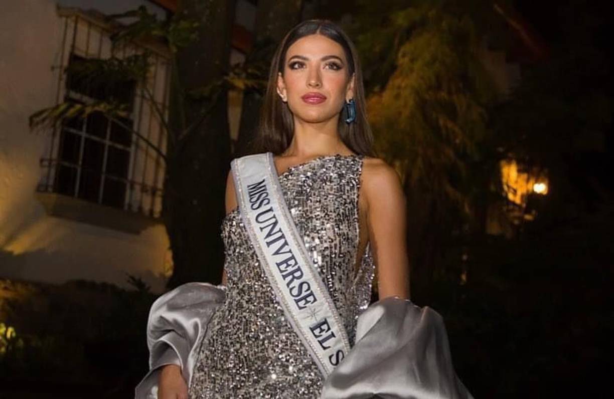 También agregó que, “la preparadora de Miss El Salvador no debió dejar que personas ajenas la arreglaran y más grabándola”.